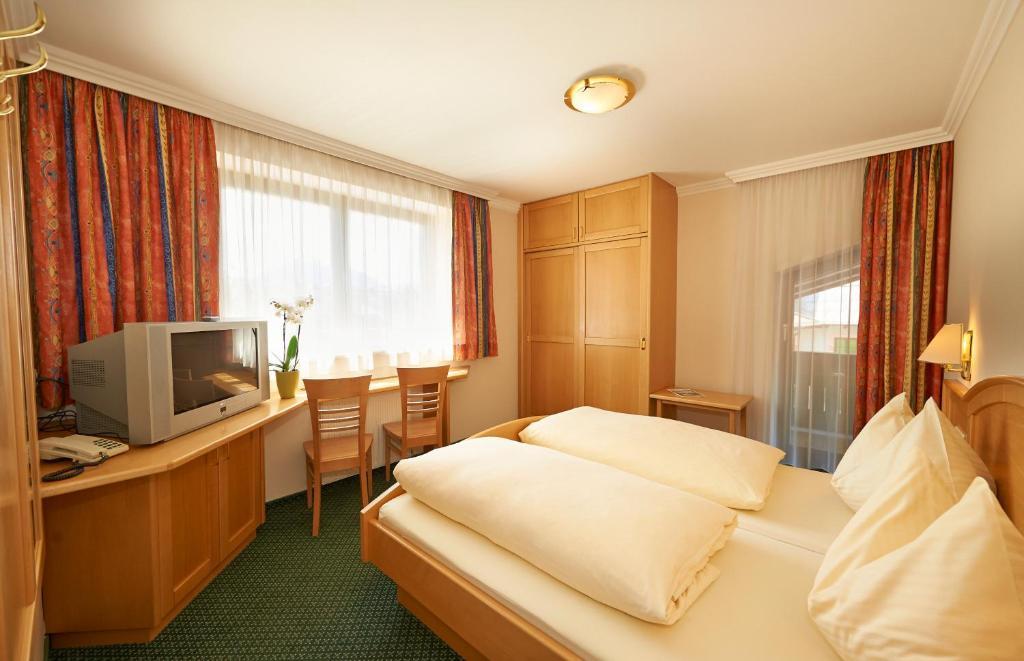 Pension Ebnerwirt Eben Im Pongau Zimmer foto